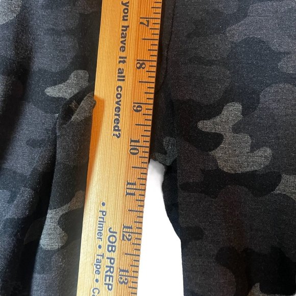 Cabi Camo Side-Seam ATC Pocket Leggings Stretch Black Grey 3931 Size Small - Picture 8 of 9